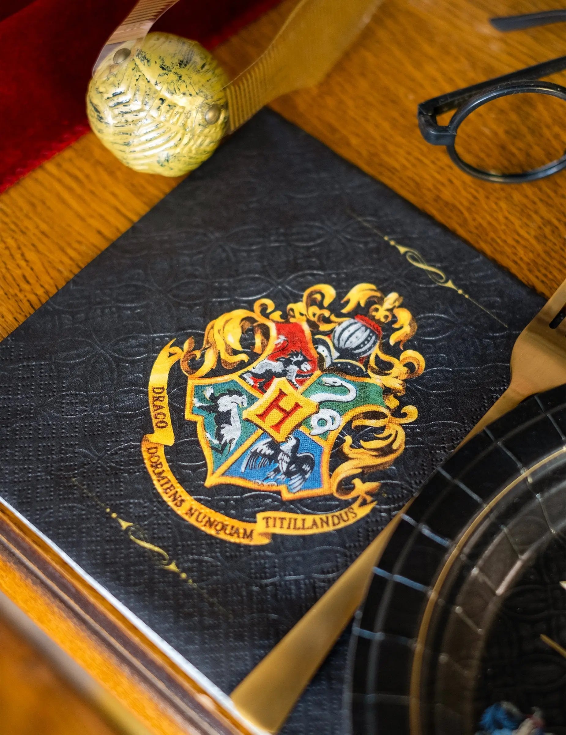 20 Serviettes Harry Potter 33×33?cm – Motif Maison Poudlard -  La boutique Aux 2 Balais