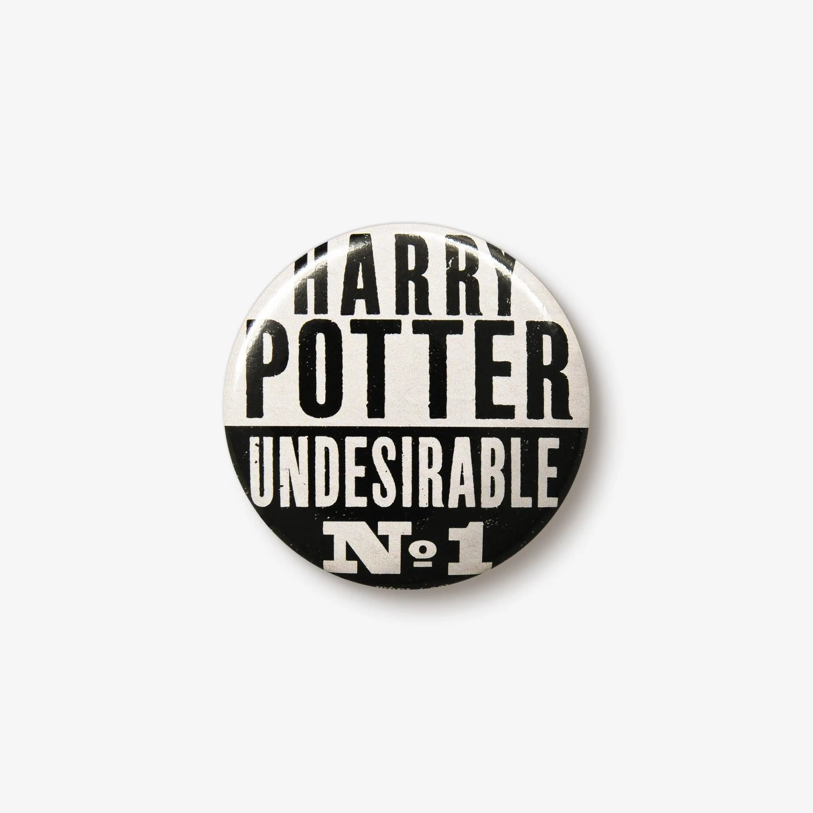 Badge Gazette du Sorcier Undesirable N°1 -  La boutique Aux 2 Balais