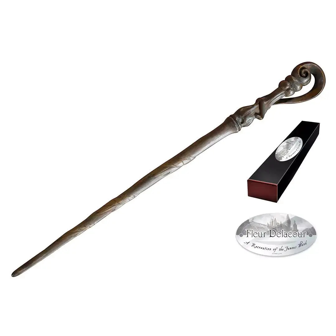 La boutique Aux 2 Balais : Baguette Fleur Delacour en résine, réplique de Harry Potter et la Coupe de Feu, manche sculpté.