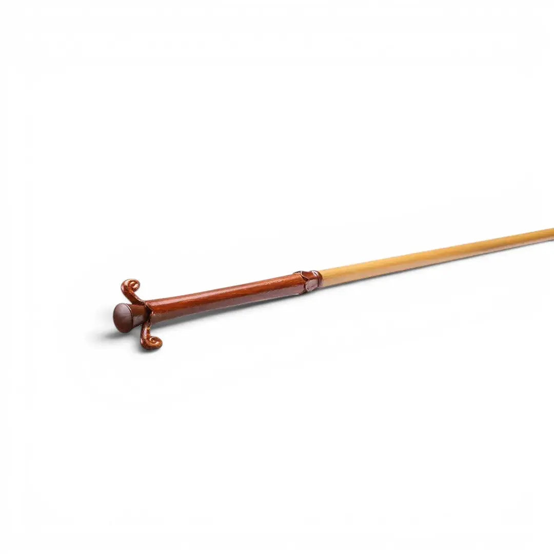 La boutique Aux 2 Balais : Baguette Gilderoy Lockhart en résine marron et bois clair, 44 cm, réplique Ollivander Harry Potter.