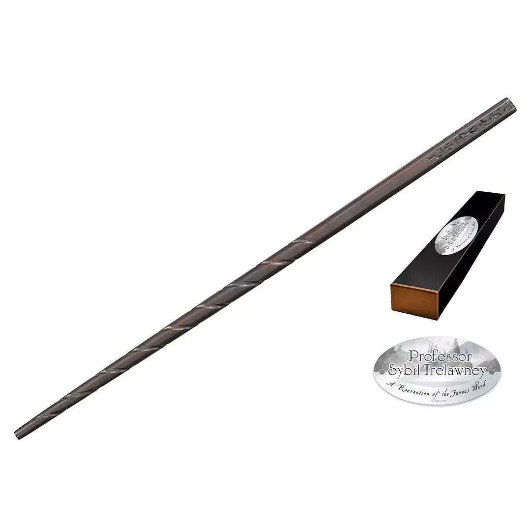 La baguette du Professeur Trelawney de La boutique Aux 2 Balais, réplique en résine de 38 cm, imitation bois de noisetier sombre avec runes gravées.