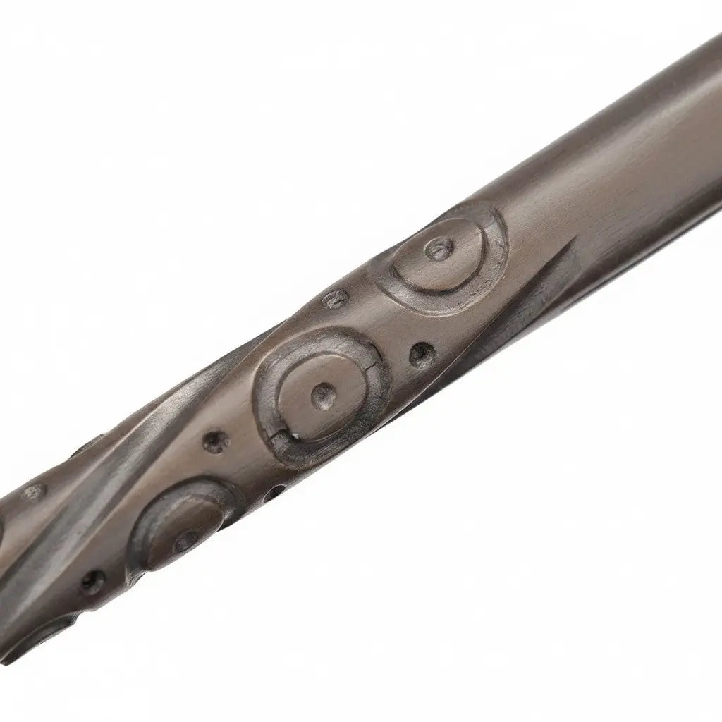 La baguette Sirius Black noire, réplique officielle Harry Potter, ornée de runes gravées en relief, 38 cm, La boutique Aux 2 Balais