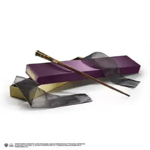 Baguette Thésée Dragonneau Boîte Ollivander - Animaux Fantastiques -  La boutique Aux 2 Balais