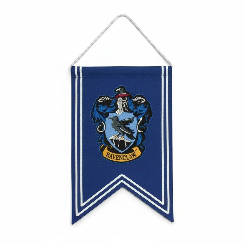 La bannière Serdaigle Harry Potter bleue et argent en polyester avec logo brodé, 30 x 44 cm, La boutique Aux 2 Balais