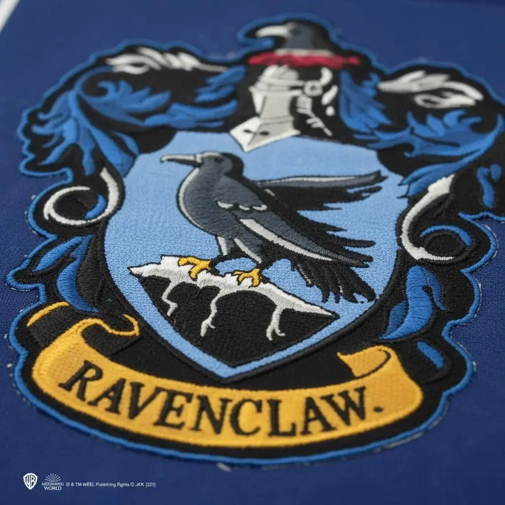 Bannière Serdaigle Harry Potter bleue et argent en polyester avec logo brodé, 30 x 44 cm, par La boutique Aux 2 Balais