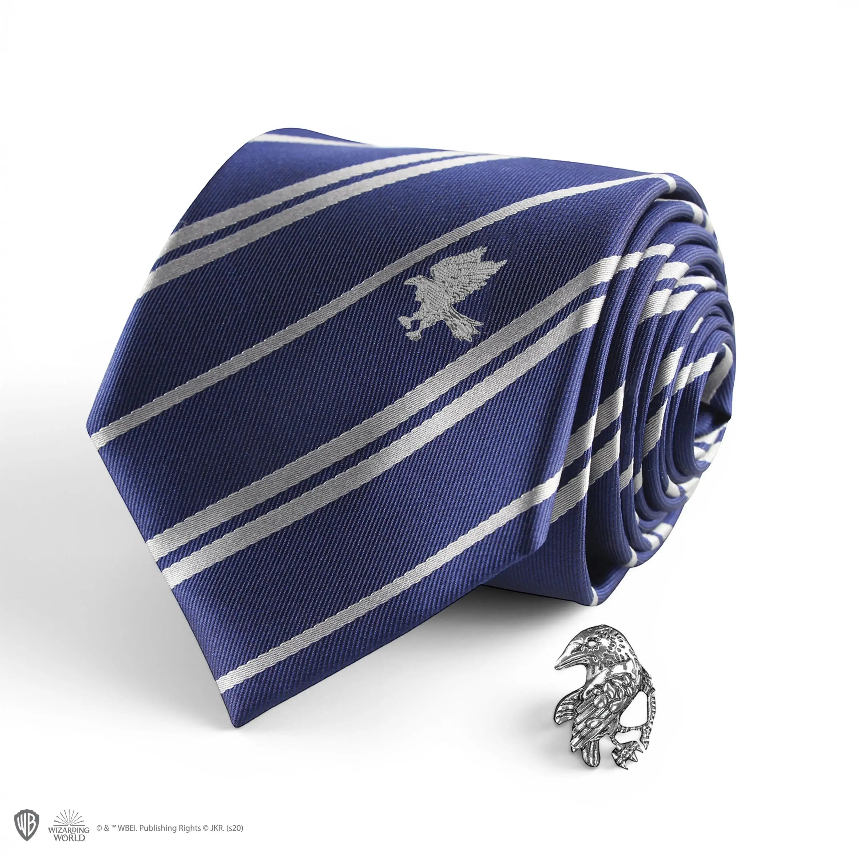 Cravate La boutique Aux 2 Balais Serdaigle bleue et argentée en microfibre avec épingle à cravate assortie