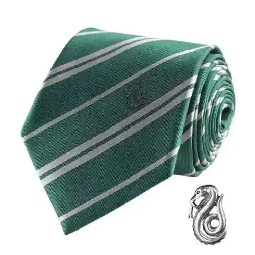 Cravate Deluxe Serpentard avec pin’s -  La boutique Aux 2 Balais