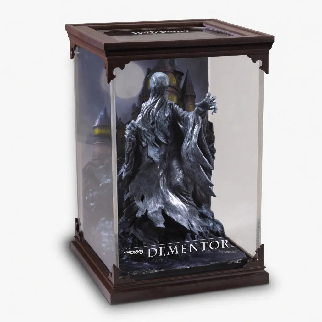Figurine Detraqueur posee en vitrine collection Prisonnier Azkaban Noble Collection boite collector