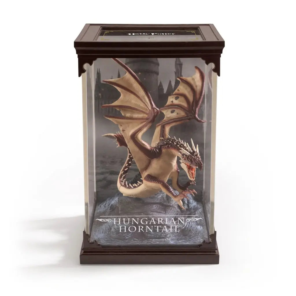 Detail ailes deployees ecailles pointes figurine Magyar dragon Harry Potter Noble Collection PVC