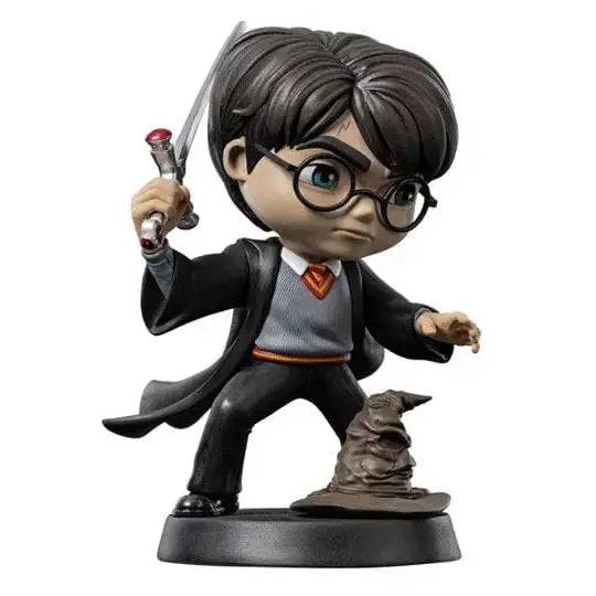 Figurine Harry Potter et l'épée de Gryffondor 14cm -  La boutique Aux 2 Balais