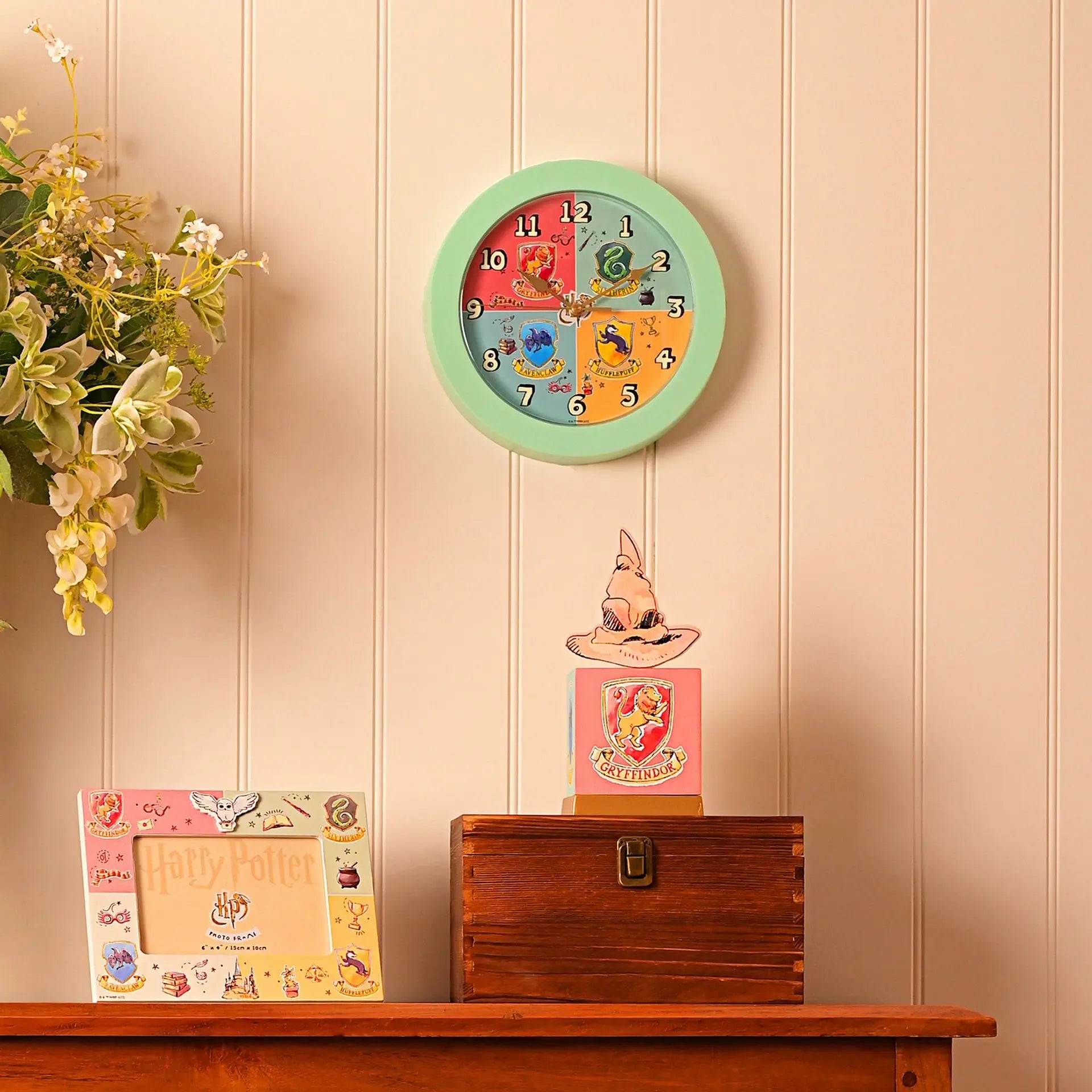 Horloge 4 Maisons Phosphorescente – Harry Potter -  La boutique Aux 2 Balais