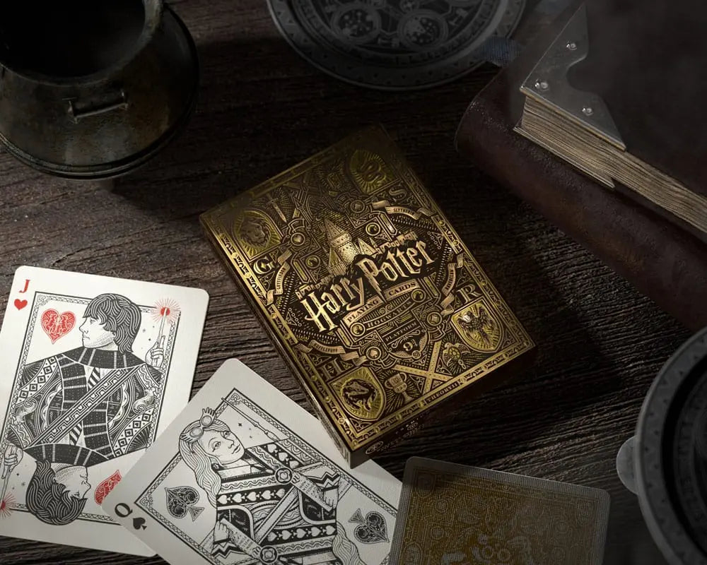 Jeu de cartes Harry Potter Poufsouffle Editon Premium -  La boutique Aux 2 Balais