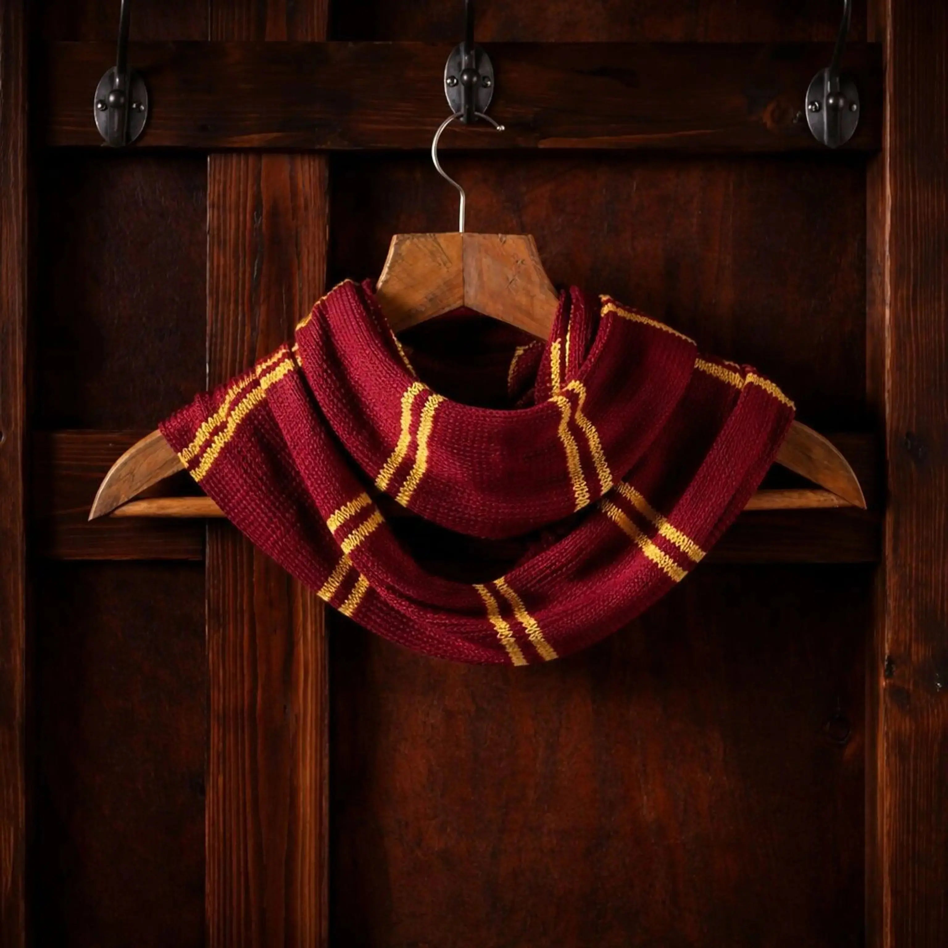 Kit Tricot Harry Potter - Écharpe Gryffondor avec Patch et Aiguilles -  La boutique Aux 2 Balais