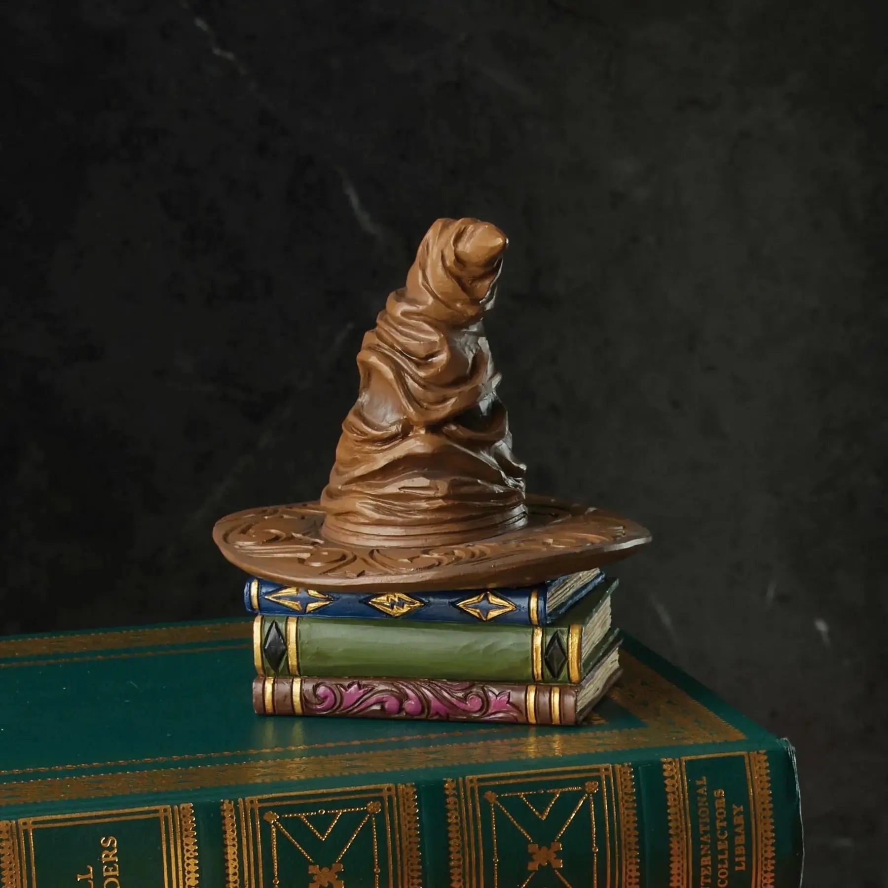 Mini Figurine Choixpeau Magique - Harry Potter by Jim Shore -  La boutique Aux 2 Balais