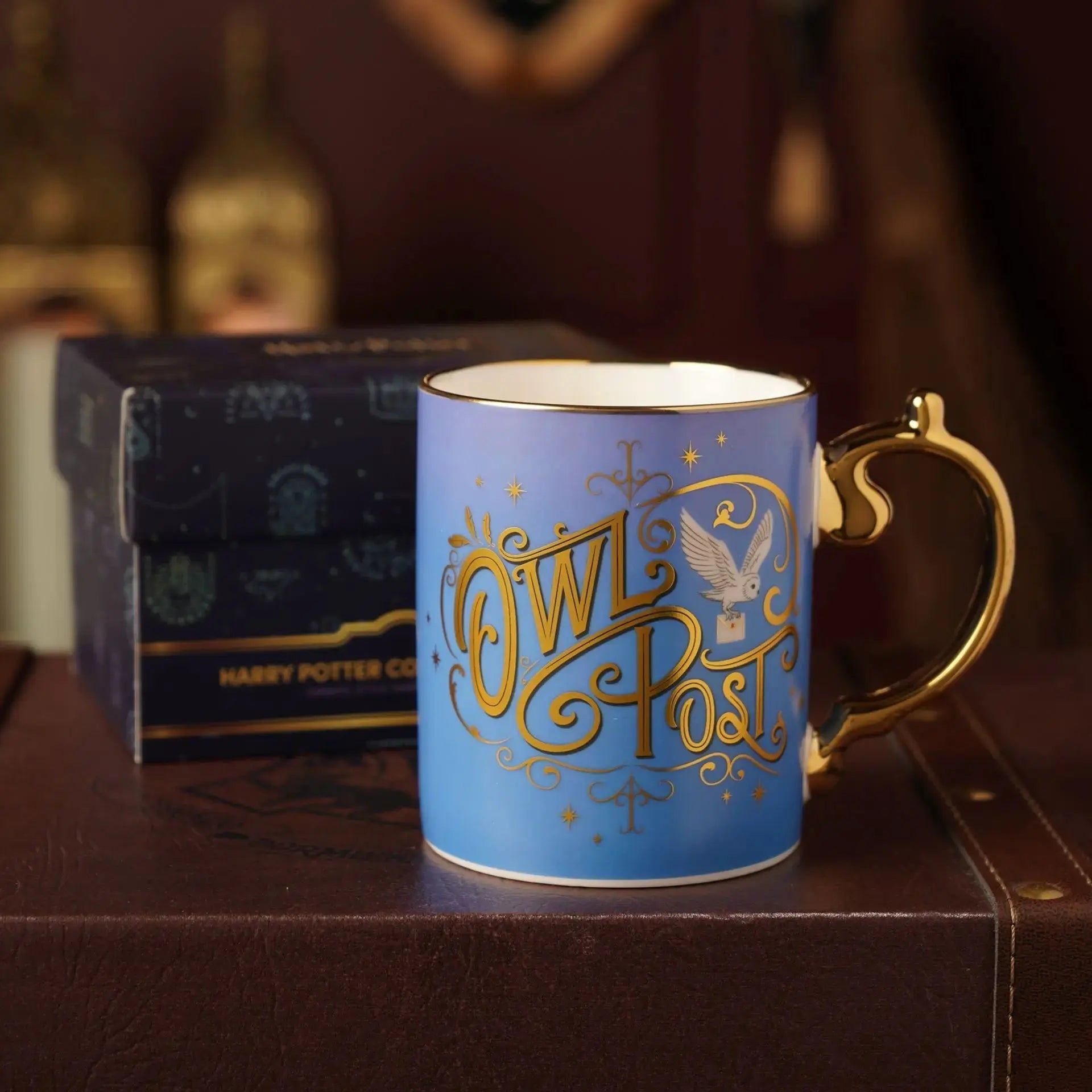 Mug Owl Post Gold Edition -  La boutique Aux 2 Balais