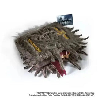 Peluche Livre des Monstres Harry Potter -  La boutique Aux 2 Balais