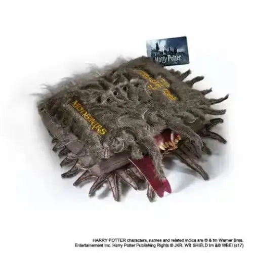 Peluche Livre des Monstres Harry Potter -  La boutique Aux 2 Balais