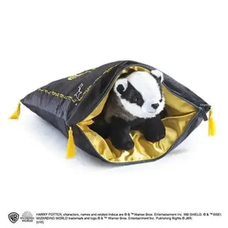 Peluche et coussin de la Maison de Poufsouffle -  La boutique Aux 2 Balais