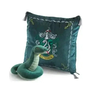 Peluche et coussin de la Maison de Serpentard -  La boutique Aux 2 Balais