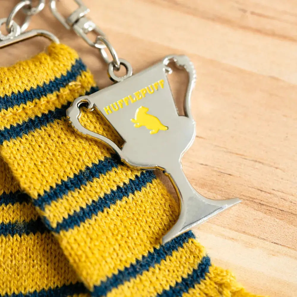 Porte-clés Harry Potter Écharpe Poufsouffle 12 cm – Officiel -  La boutique Aux 2 Balais