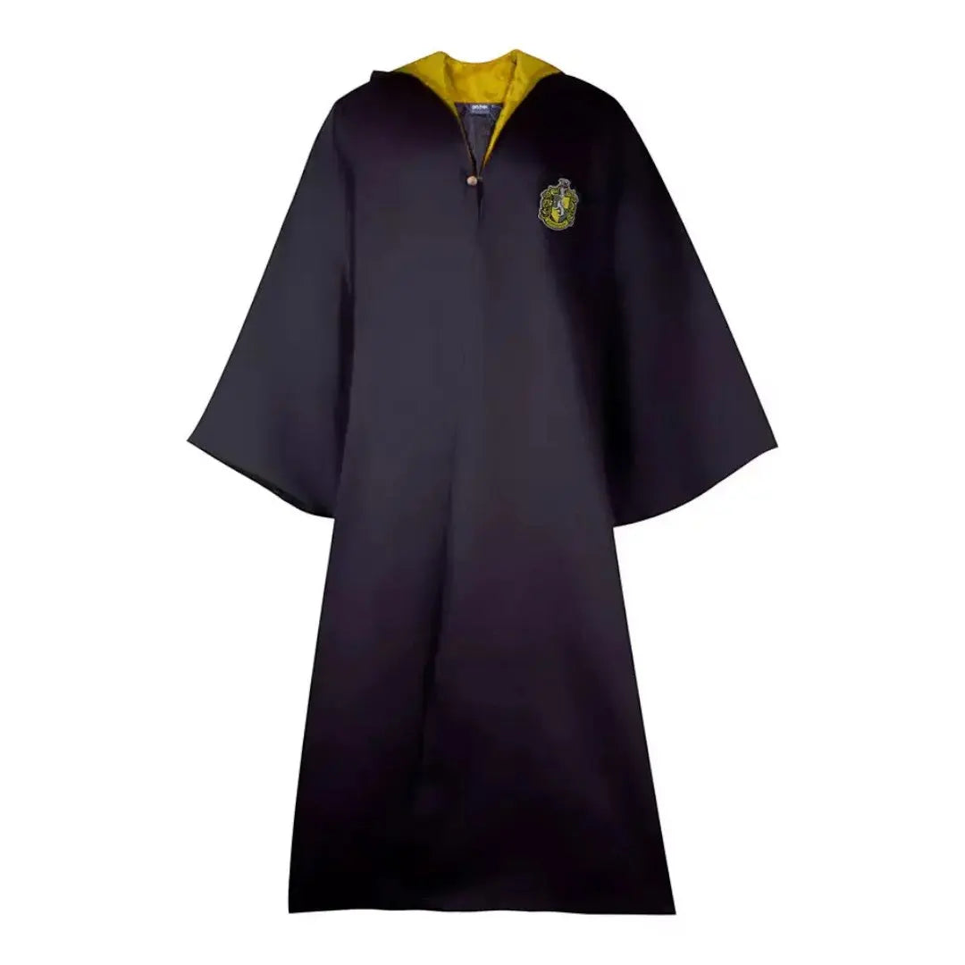 La boutique Aux 2 Balais Robe de sorcier Deluxe Poufsouffle enfant noire, doublure jaune, écusson brodé, 100% polyester.