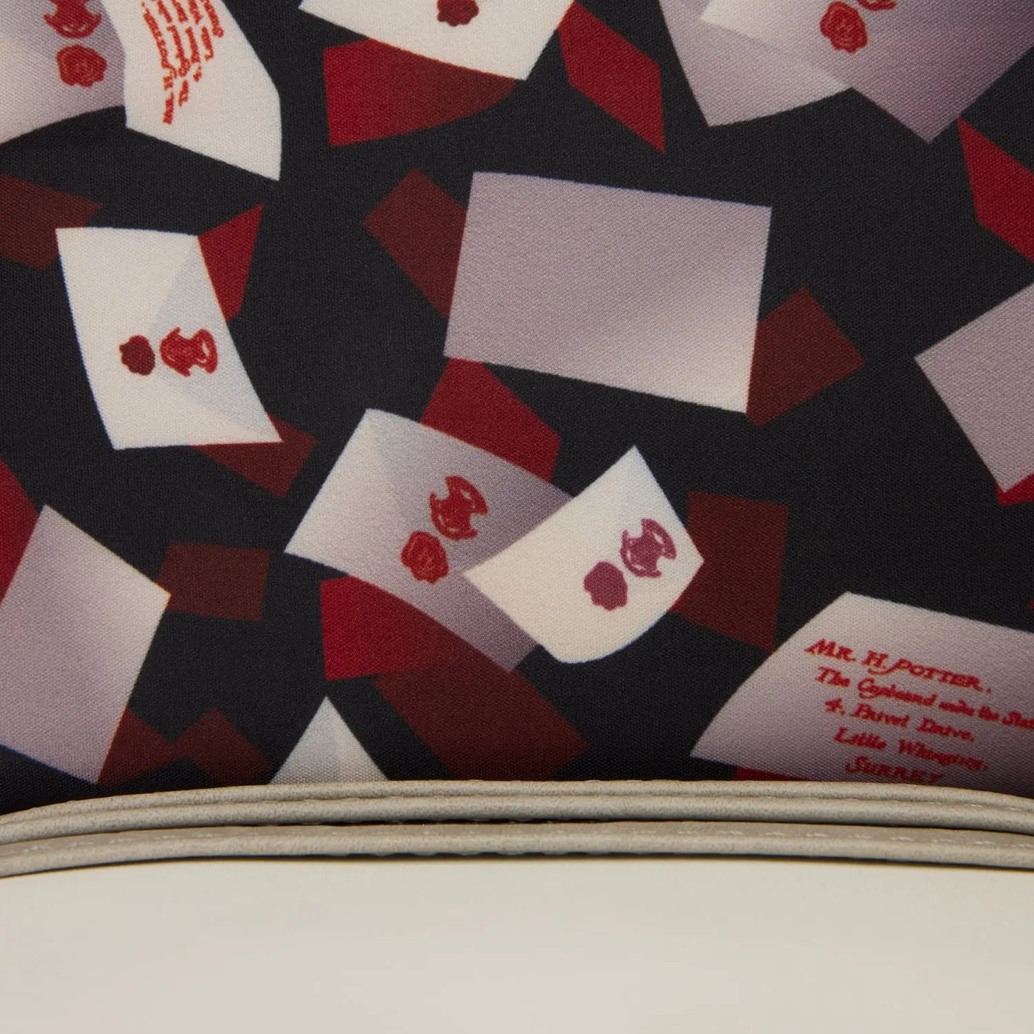 Sac Bandoulière Hedwige Loungefly -  La boutique Aux 2 Balais