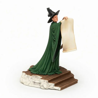 Statuette Minerva McGonagall Year One - 25cm -  La boutique Aux 2 Balais