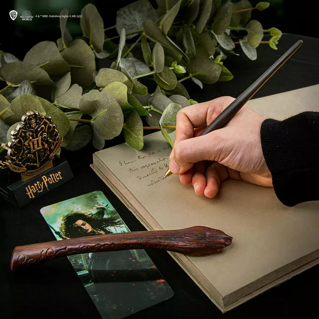 Stylo baguette avec support et marque-pages Bellatrix Lestrange -  La boutique Aux 2 Balais