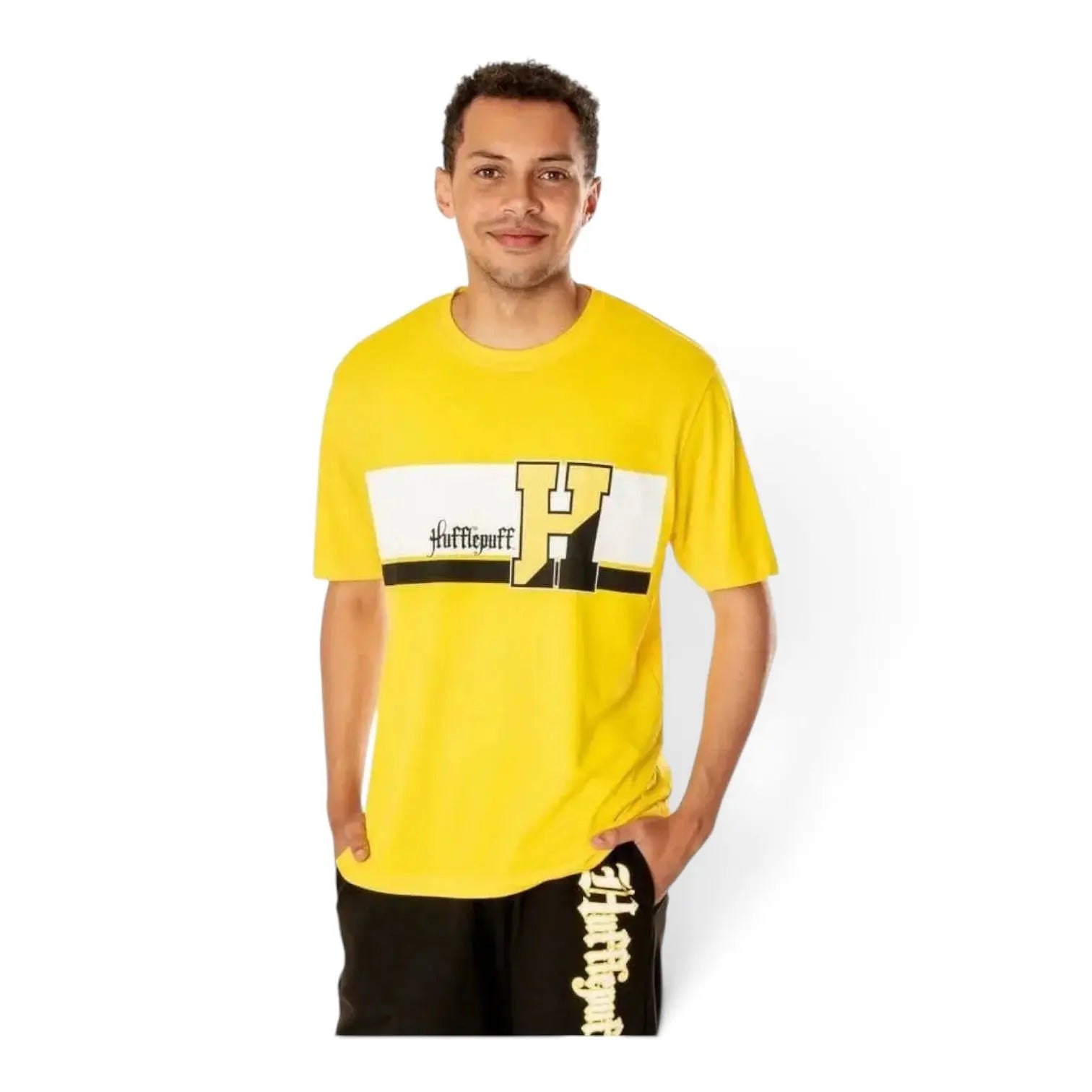 T-shirt jaune La boutique Aux 2 Balais Harry Potter Poufsouffle style athlétique avec lettrage gothique