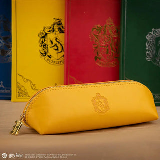 Trousse Poufsouffle Harry Potter en similicuir jaune élégant -  La boutique Aux 2 Balais