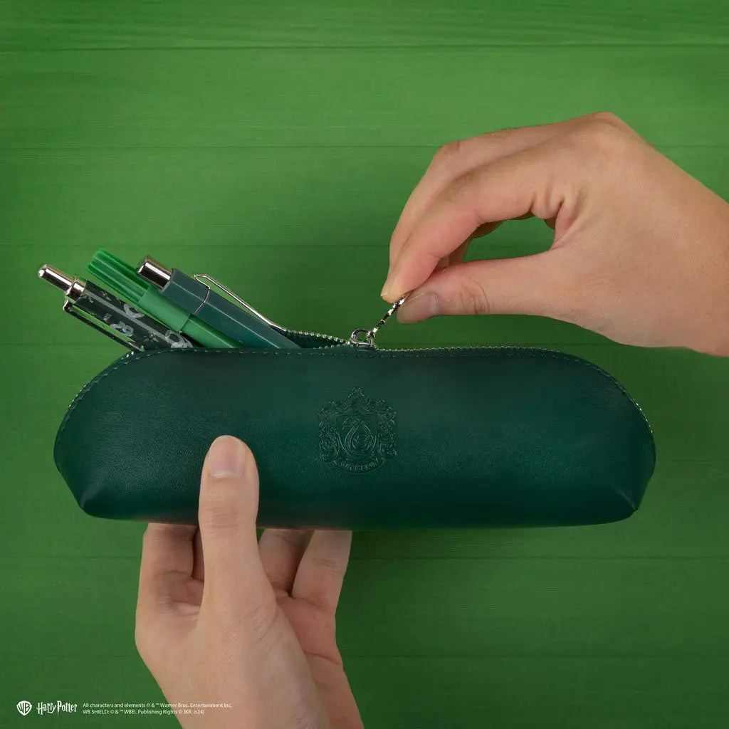 Trousse Serpentard Harry Potter en similicuir vert élégant -  La boutique Aux 2 Balais