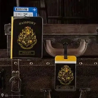Couverture De Passeport Et Porte-étiquette Poudlard Hogwarts La Boutique Aux 2 Balais